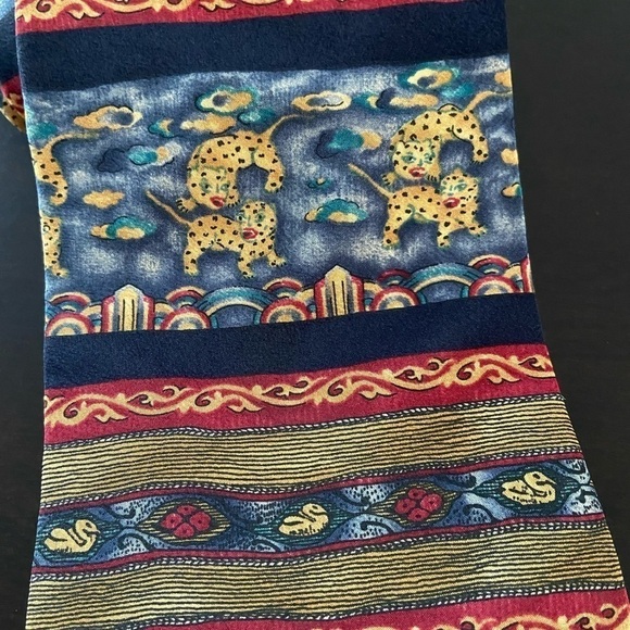 Men! The Metropolitan Museum of Art 100% Silk Neck Tie - Picture 2 of 4